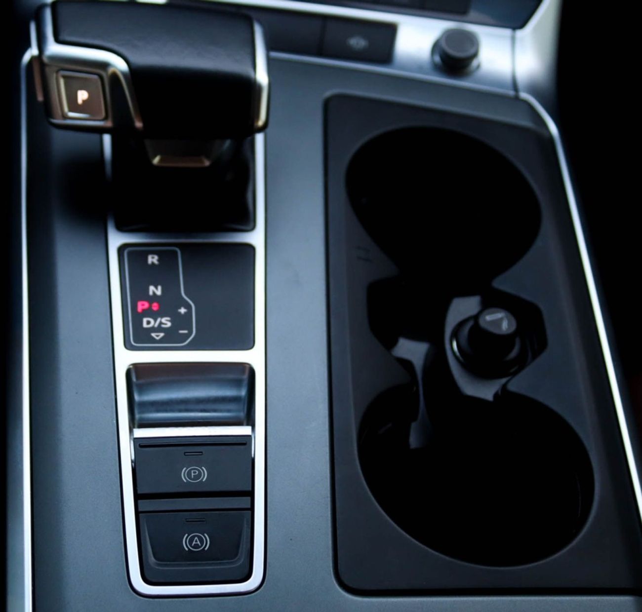 Audi A6 45 TFSI 2.0L Audi A6  2020, 45 TFSI,  GCC, accident-free in excellent condition 1580 P.M