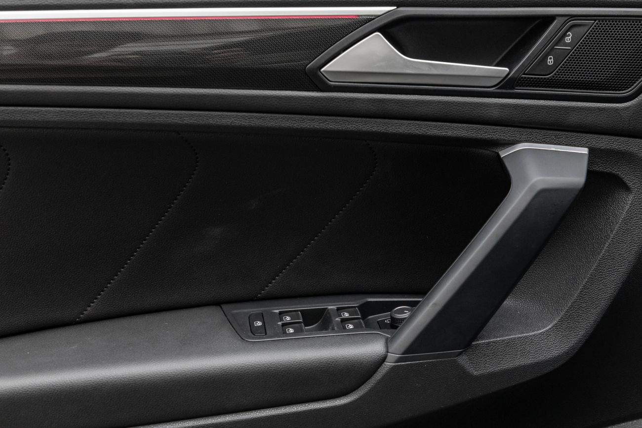 Volkswagen Tiguan Tiguan Elegance | 1,959 P.M | 0% Downpayment | Impeccable Condition!