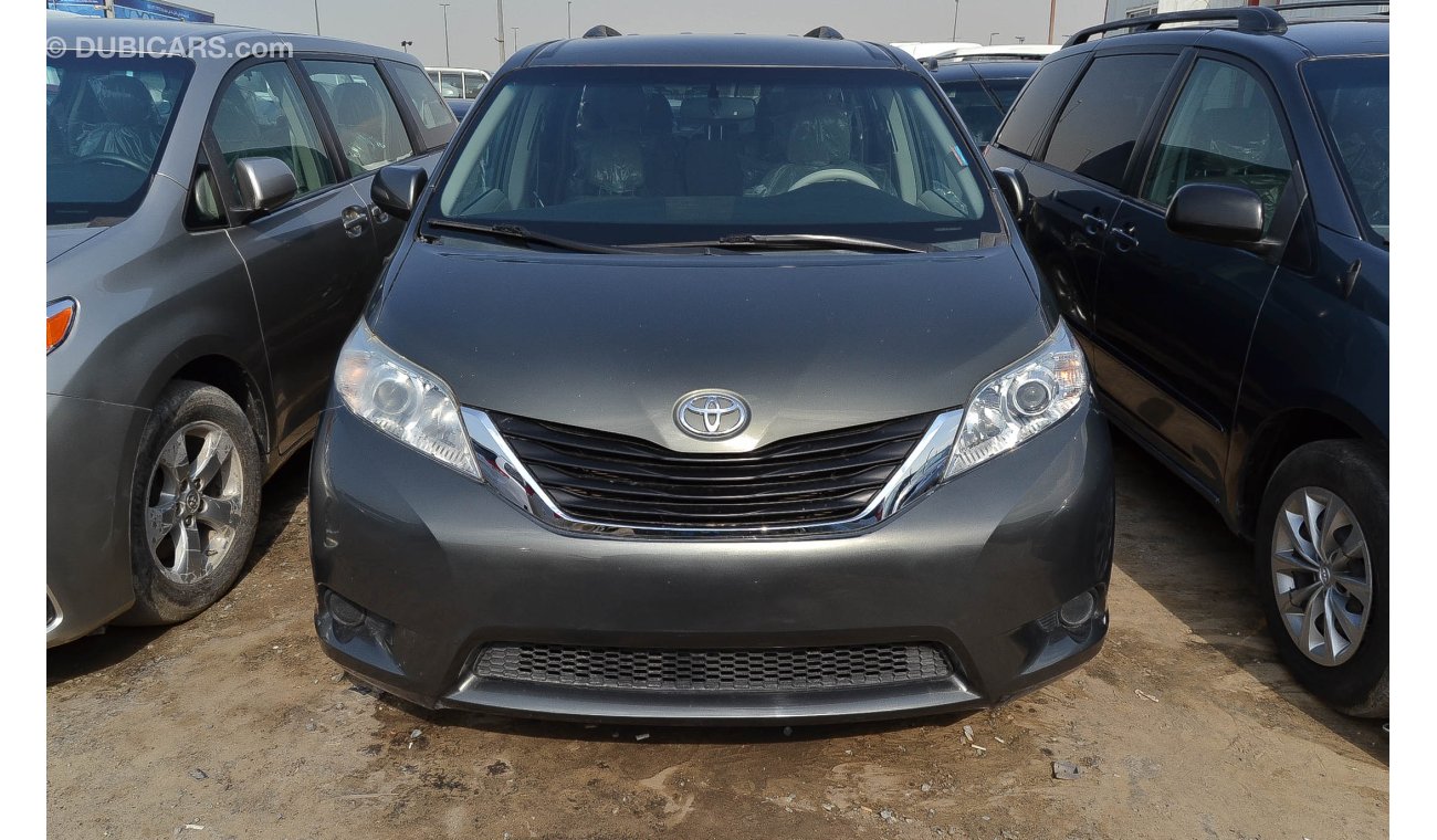 Toyota Sienna LE