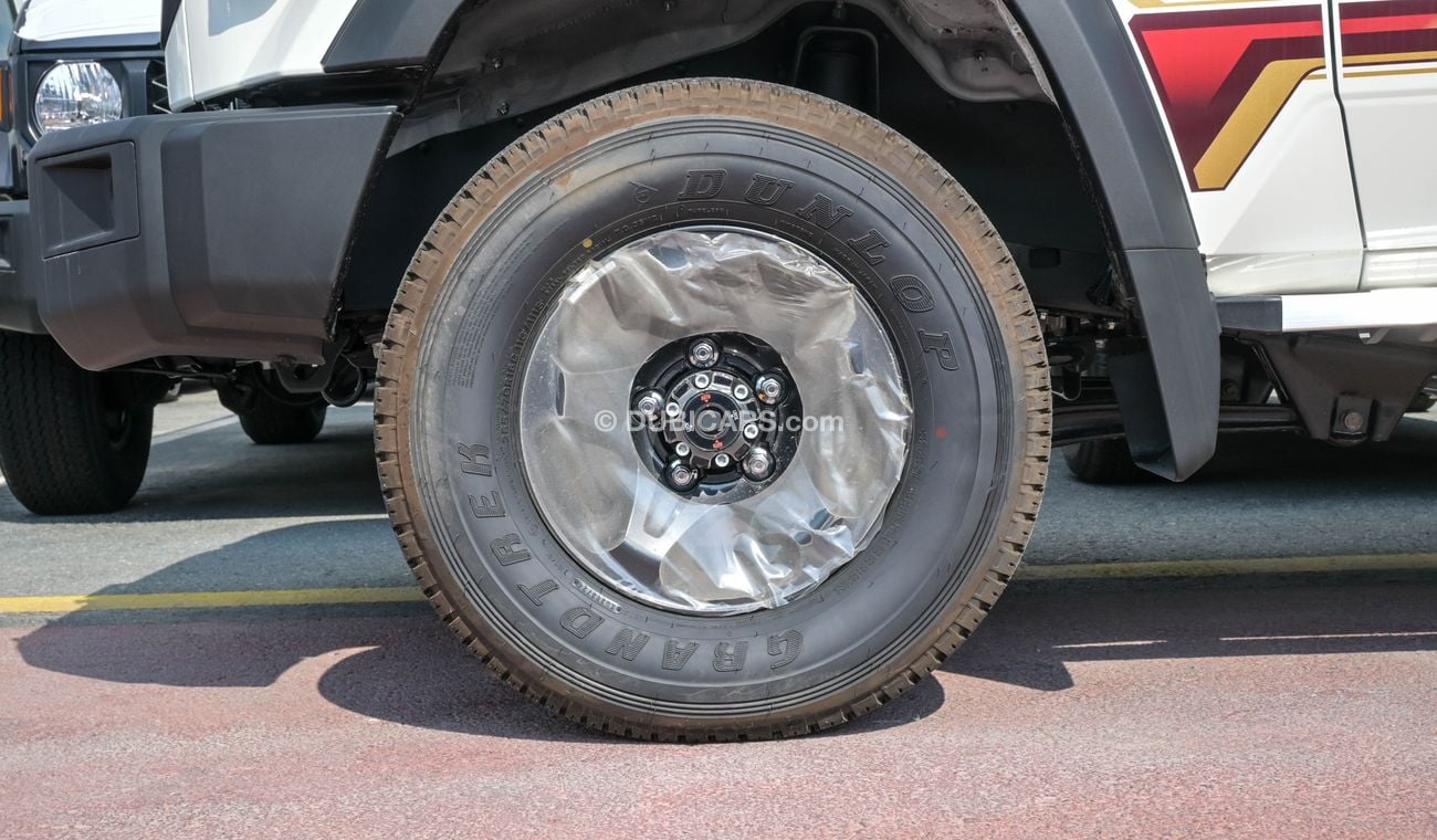 Toyota Land Cruiser 70 LC76 4.5L V8 YM 2024 Full option