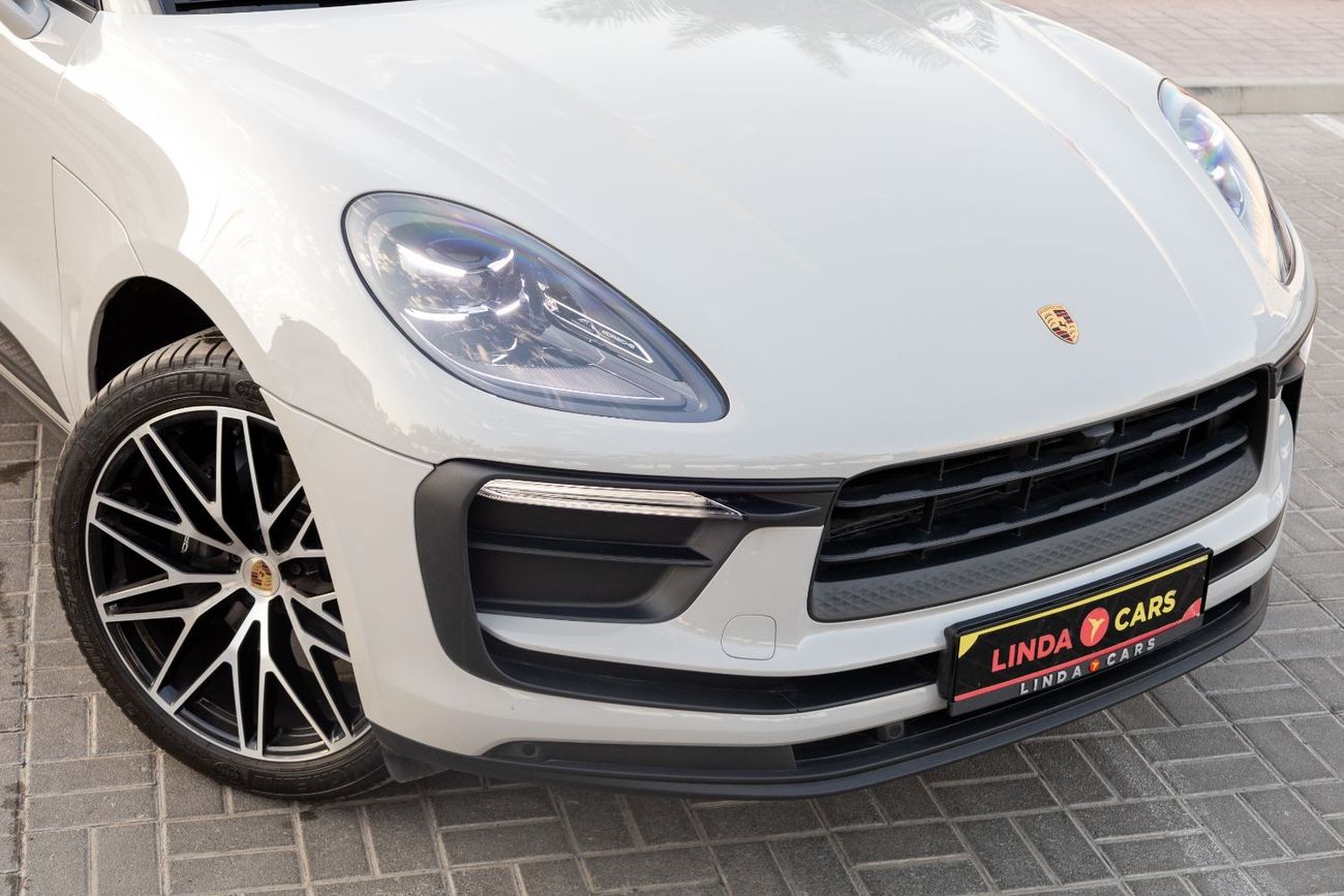 Porsche Macan Std 2.0L (252 HP) Porsche Macan 2024 GCC under Agency Warranty with Flexible Down-Payment.