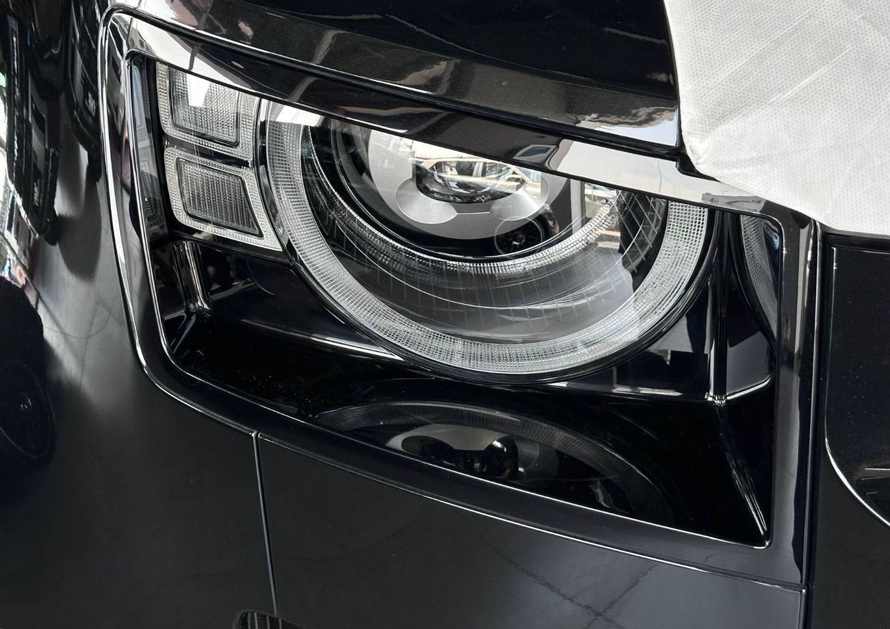 لاند روفر ديفندر P400 110 X-Dynamic SE 3.0L (5 Seater)