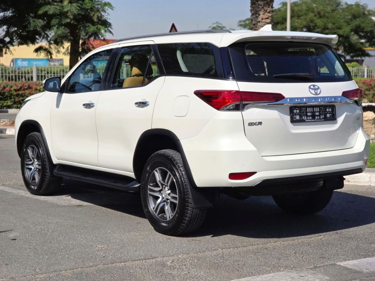 تويوتا فورتونر GXR 4.0L (278 HP)