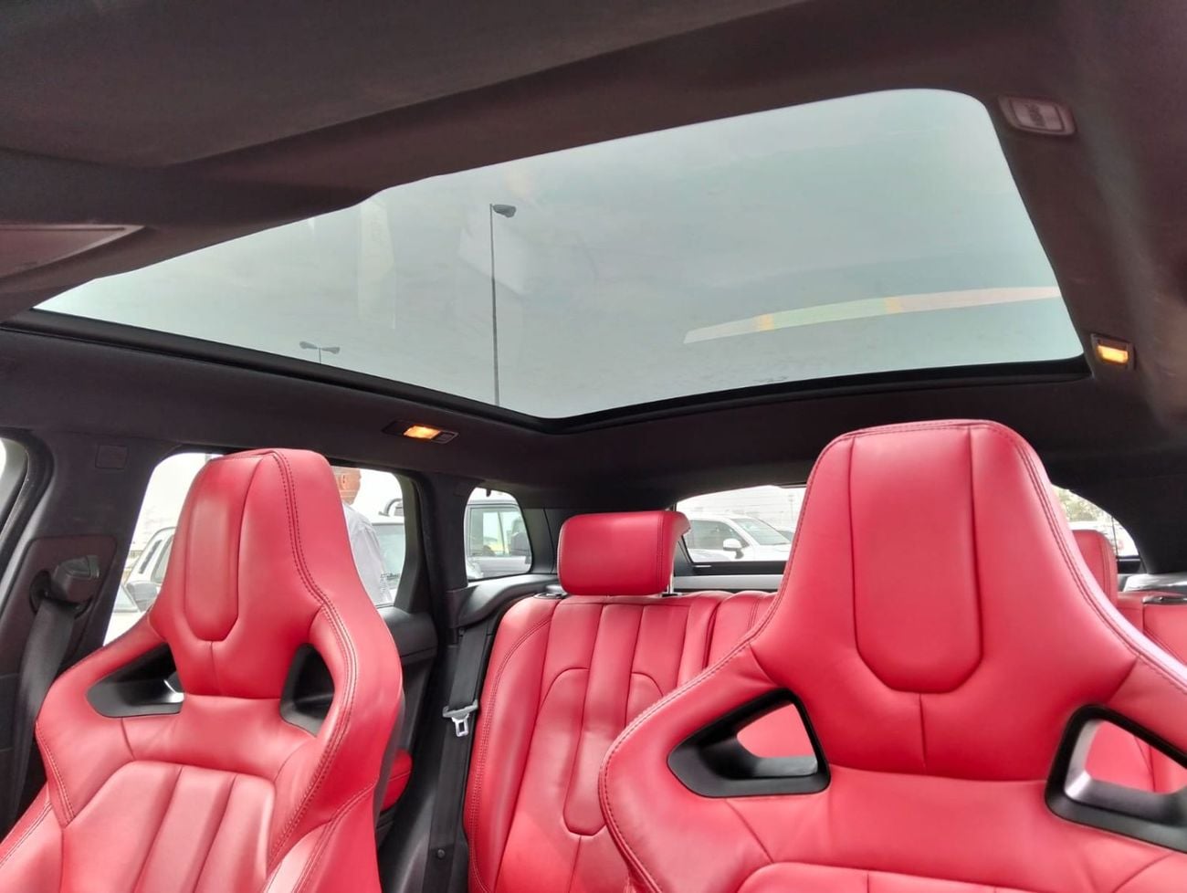 لاند روفر رانج روفر إيفوك LAND ROVER RANGE ROVER EVOQUE - 2.0L - PETROL - AUTOMATIC TRANSMISSION - 2015 MODEL YEAR