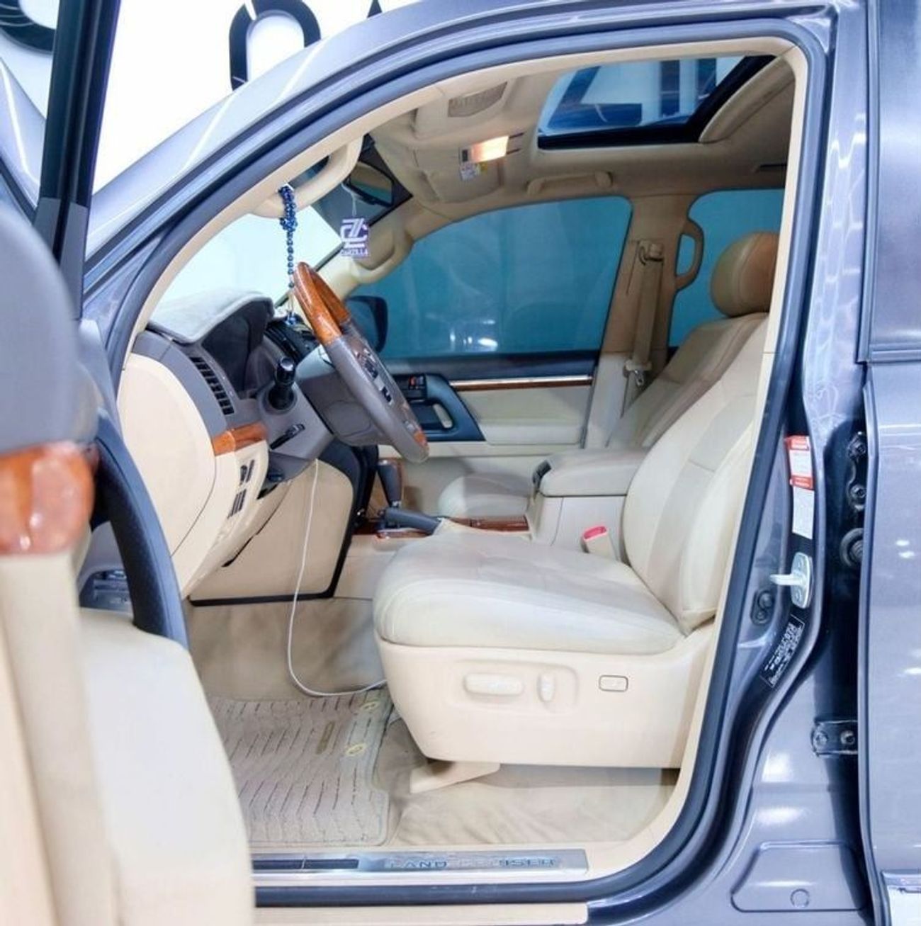 Toyota Land Cruiser GXR 4.0L (271 HP) 4WD Toyota Land Cruiser 2015 GXR 4WD