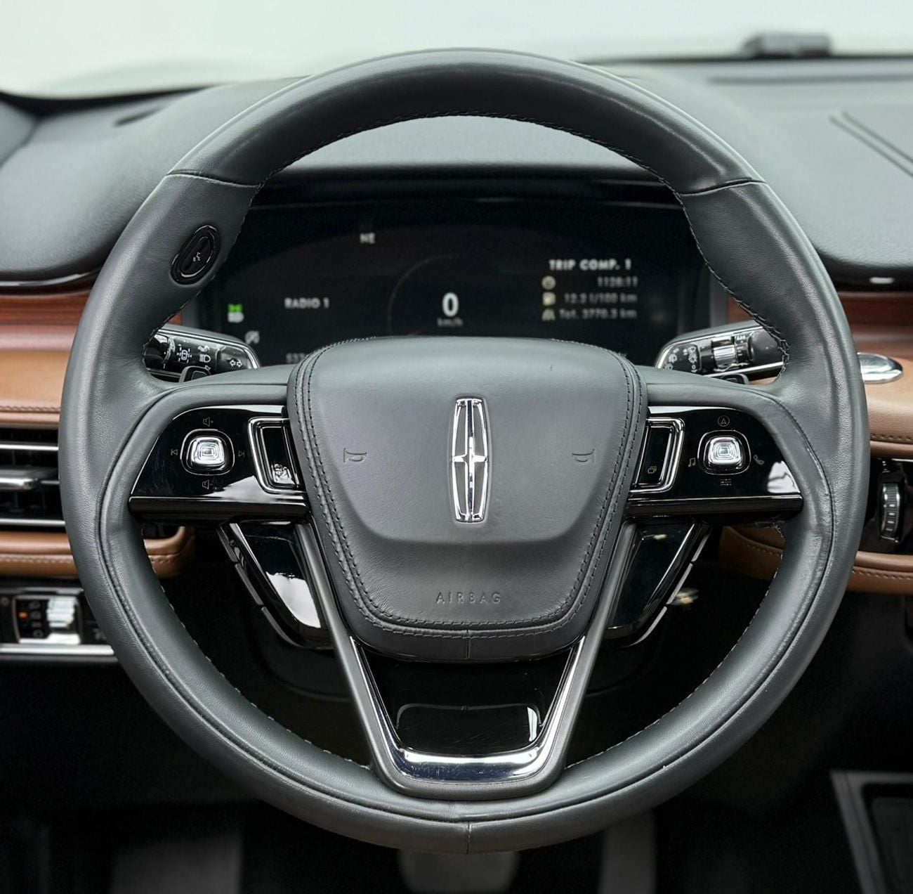 لينكولن أفياتور Reserve 3.0L 2023 Lincoln Aviator Reserve, 2028 Lincoln Warranty + Service Pack, 7 Seater, Fully Loa