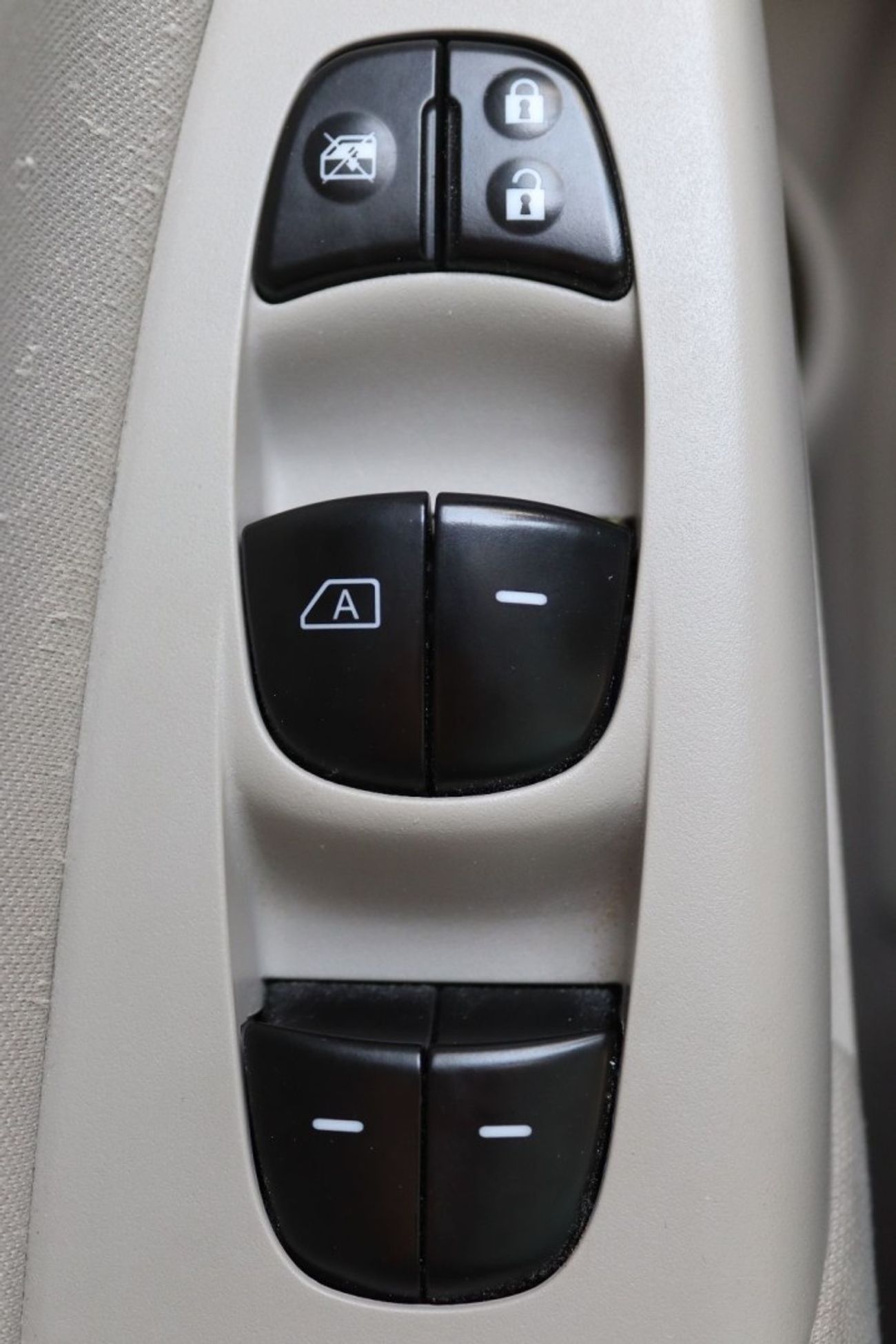 نيسان سنترا S 1.8L