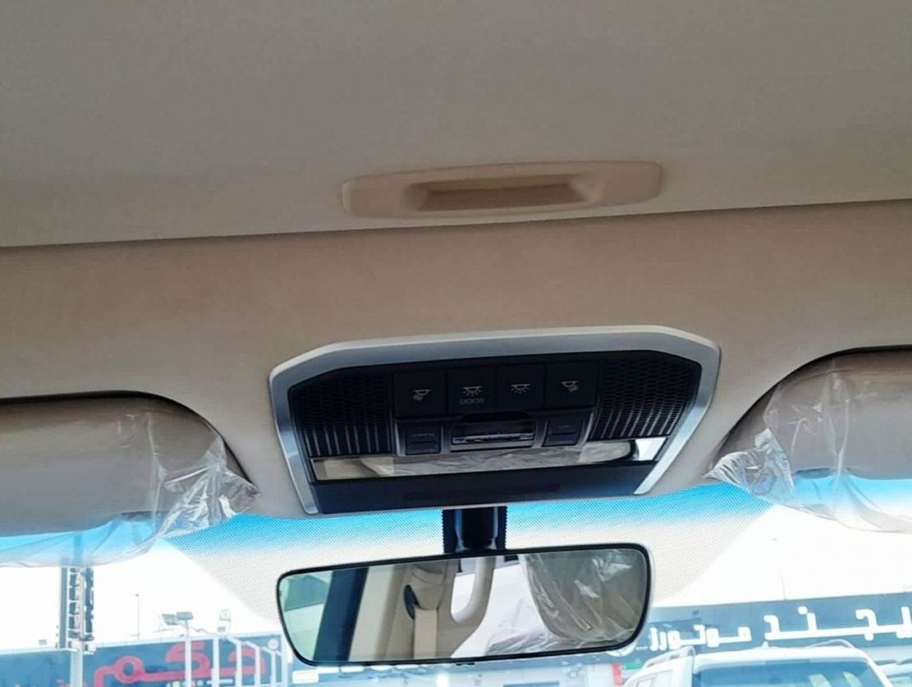 Toyota Land Cruiser 3.5L EXR ONE ELECTRIC SEAT WITH SUNROOF AUTO TRANSMISSION