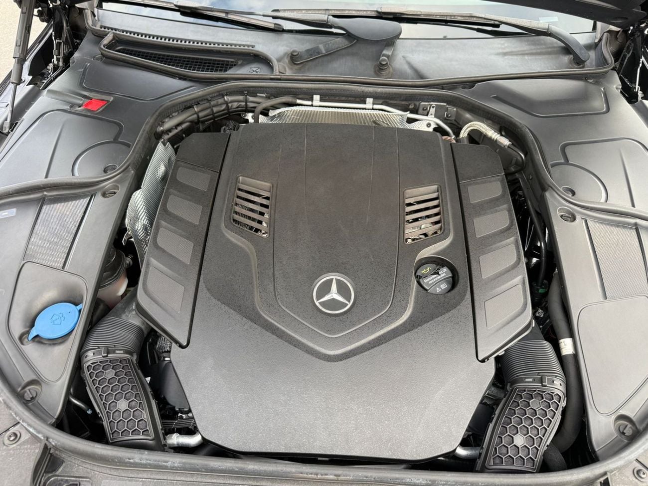 مرسيدس بنز S 560 Std 4.0L