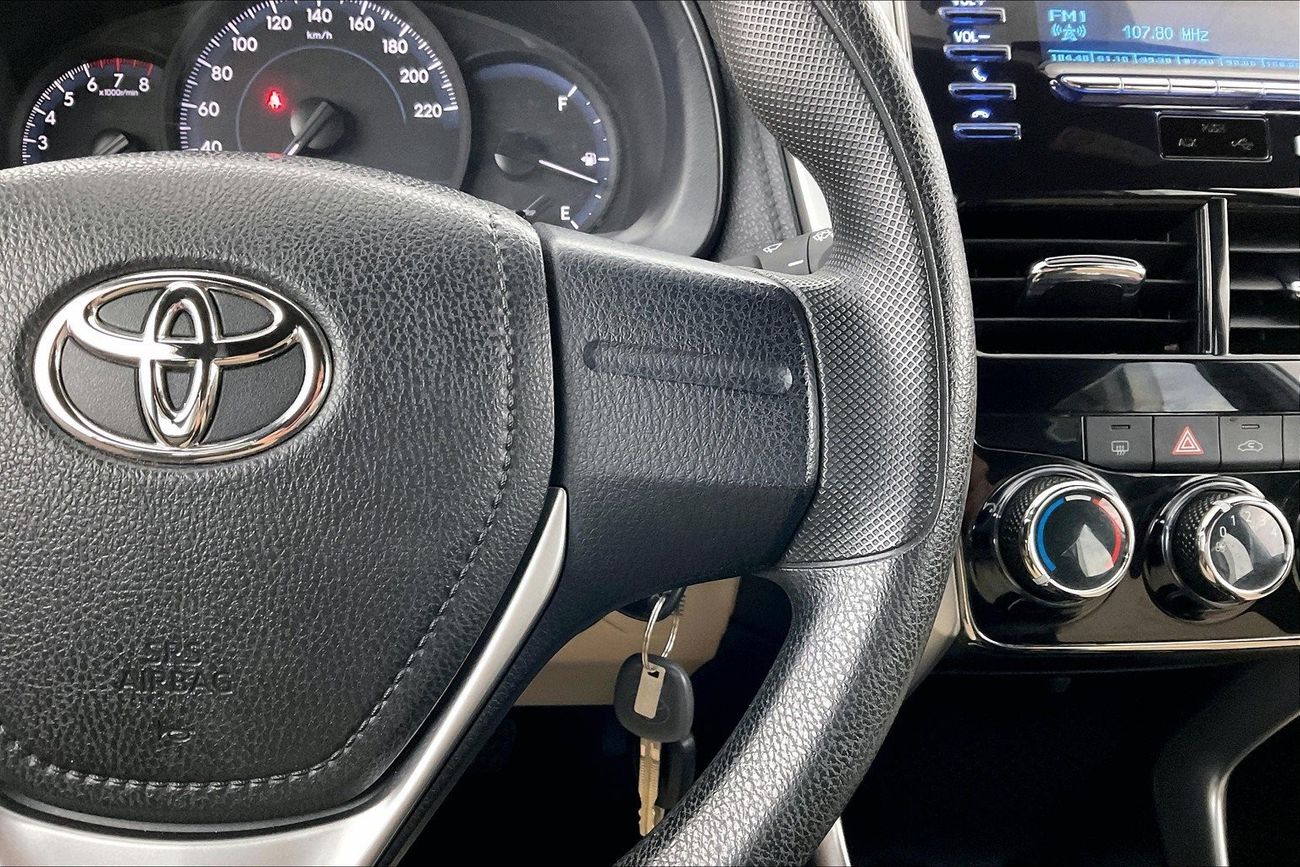 تويوتا يارس SE / E | سنة ضمان مجانية | 0 دفعة أولى | سياسة الإعادة بعد 7 أيام