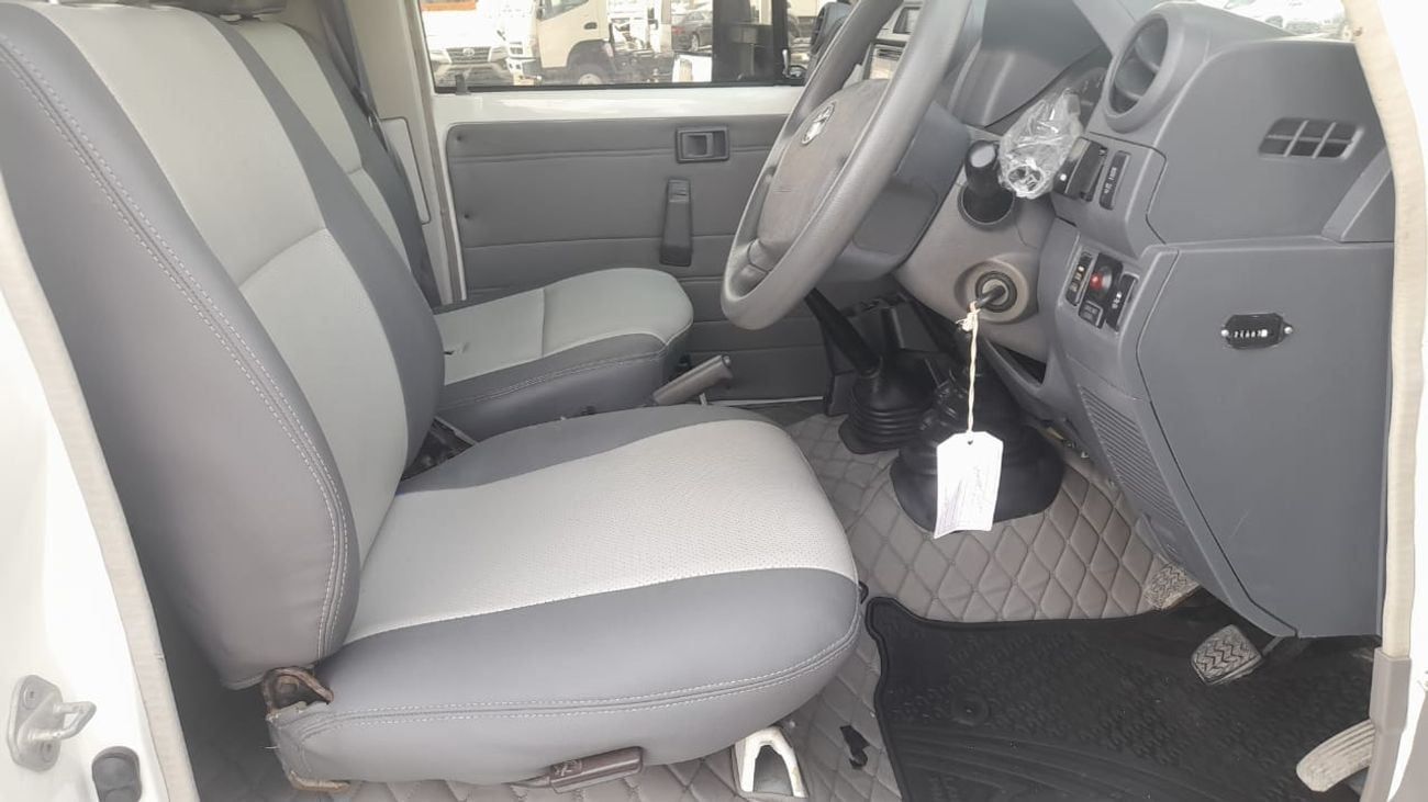 Toyota Land Cruiser Pick Up Right hand drive PICKUP DLX 4.5L