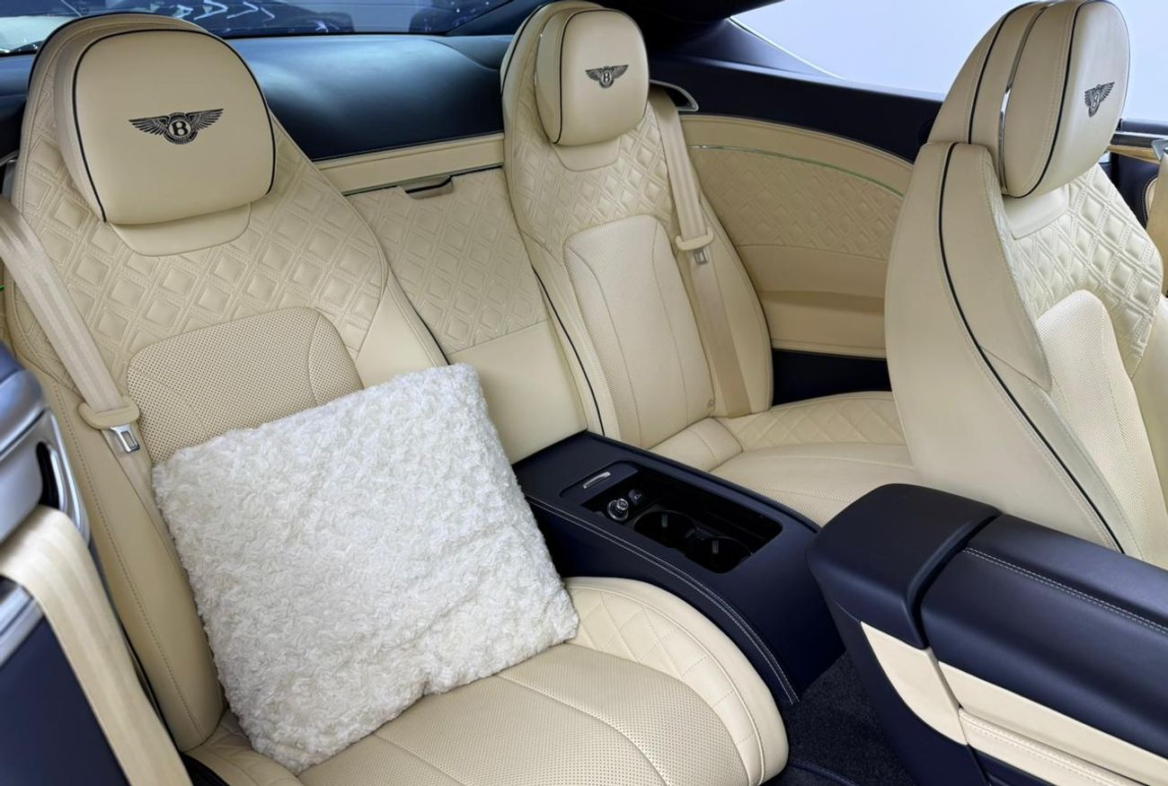 Bentley Continental GT 6.0L W12 (626 HP) 2019 Bentley Continental GT, Warranty, Full Service History, Gcc