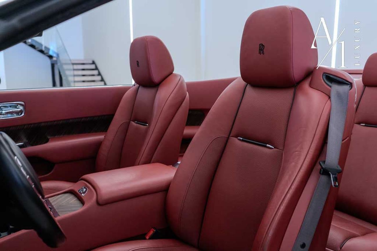 رولز رويس داون 2017 Rolls Royce Dawn, Full Rolls Royce Service History, 4 Button, Excellent Condition, GCC