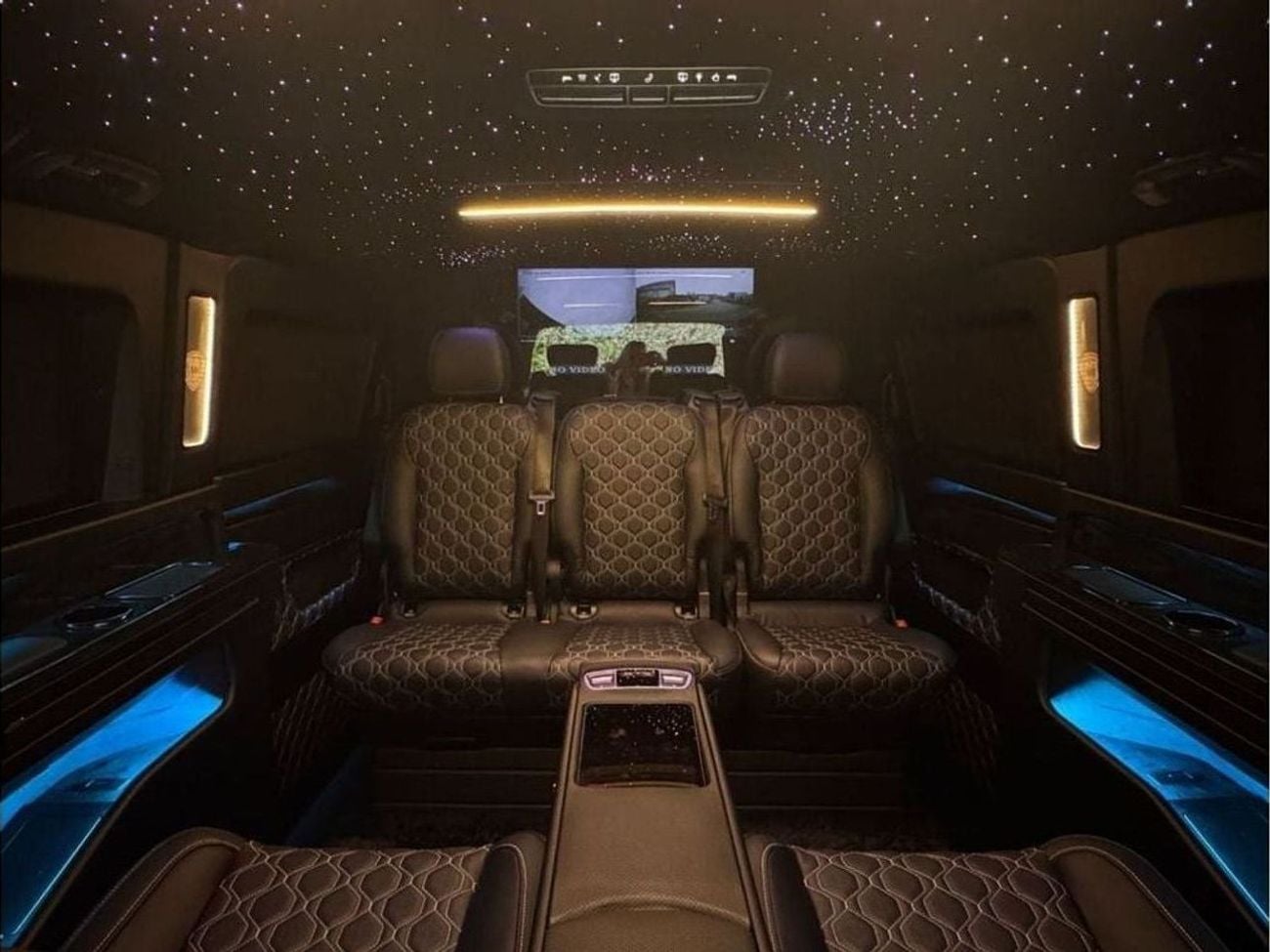 Mercedes Benz V300 AVANTGARDE VIP Conversion Brand New 2025 Model in RHD or LHD