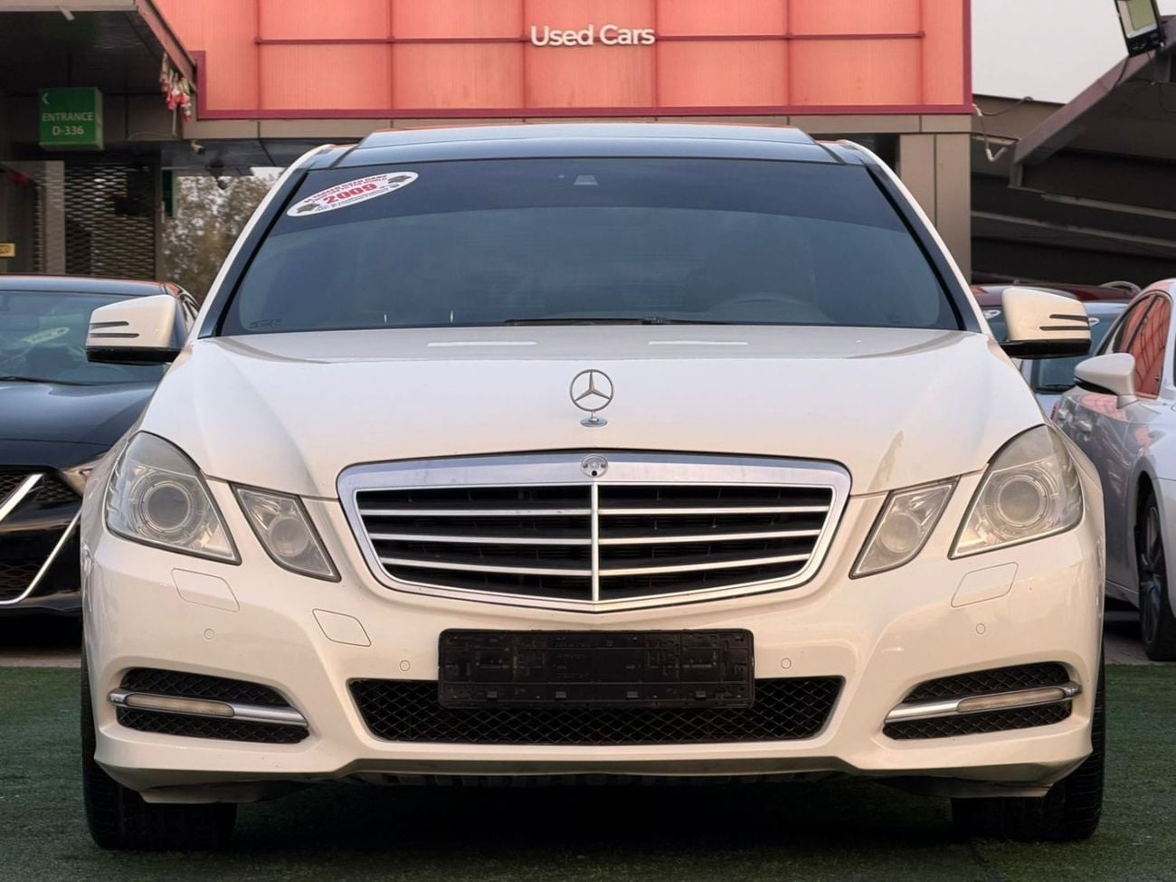 Mercedes-Benz E300 first owner from the agency, fully loaded