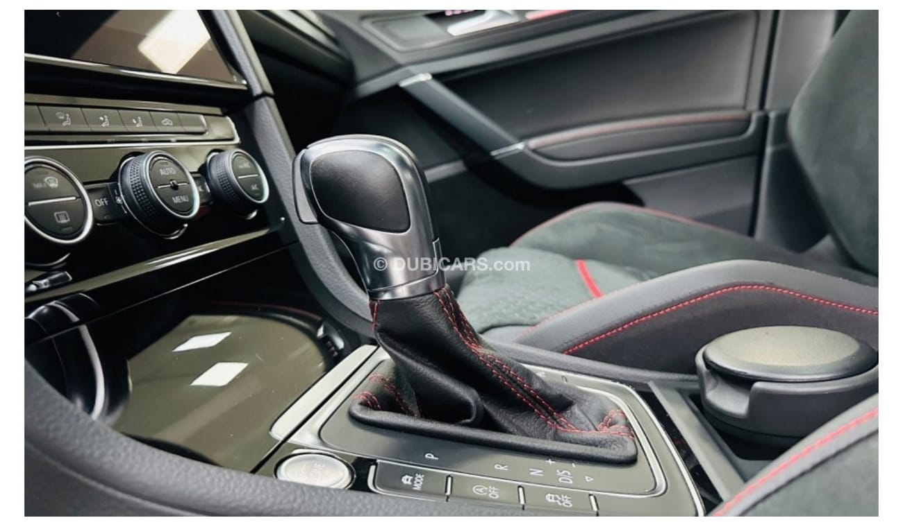 Volkswagen Golf GTI P1 GCC .. Original Paint .. Perfect Condition .. Club .. Panoramic Roof ..