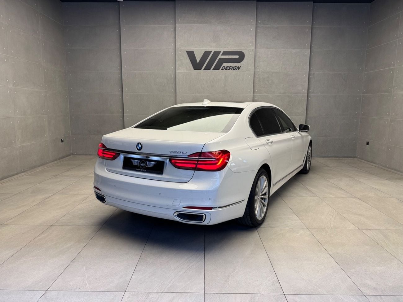 بي أم دبليو 730Li EXCLUSIVE