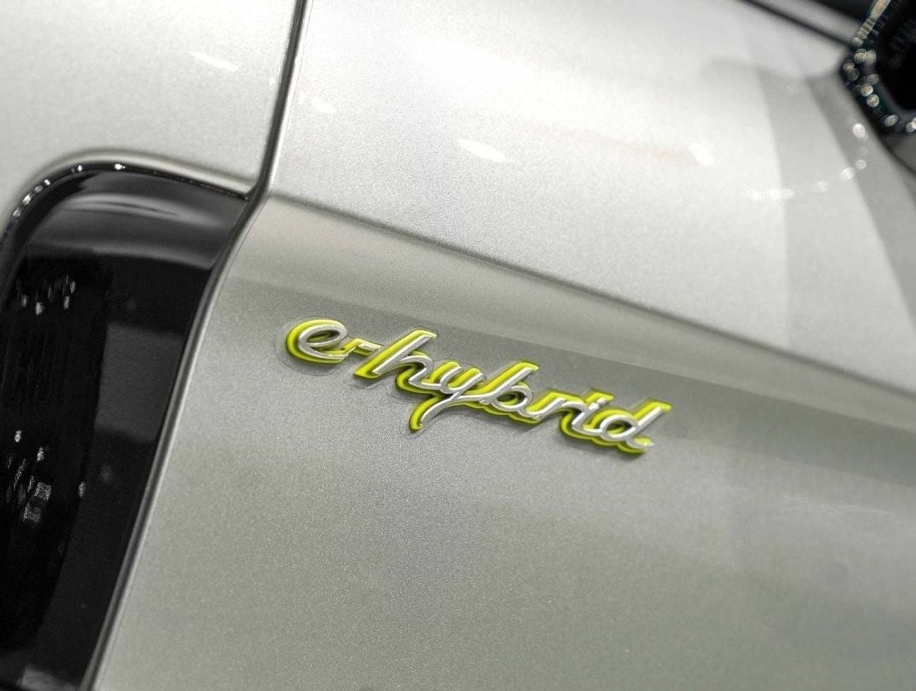بورش باناميرا PANAMERA TURBO S E-HYBRID EXECUTIVE -SPORT EXHAUST- SPORT DESIGN PACKAGE -REAR SEAT ENTERTAINMENT