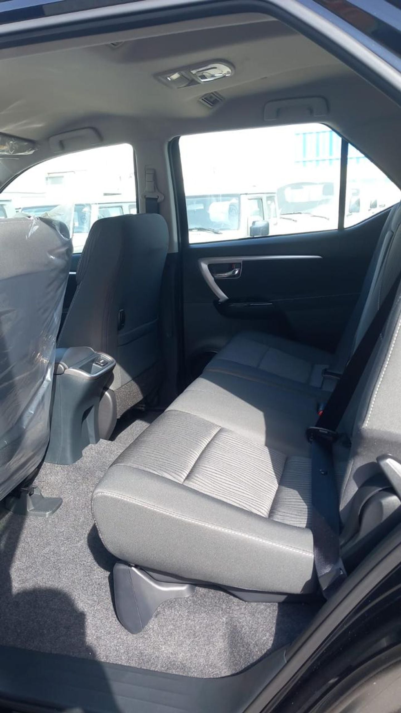 تويوتا فورتونر 2.4L DIESEL A/T HIGH SPEC (ONLY EXPORT TO AFRICA)