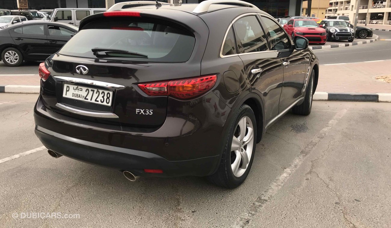 Infiniti FX35