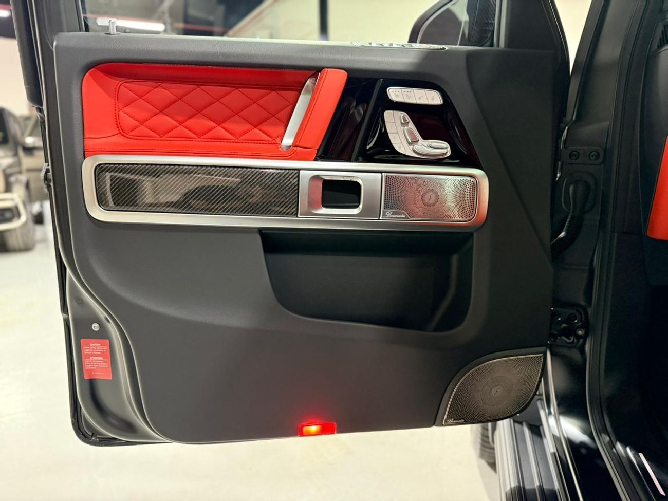 Mercedes-Benz G 63 AMG STD 4.0L NIGHT PACKGE