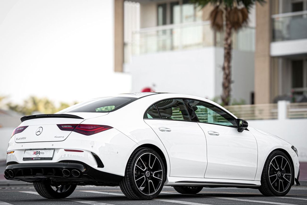 مرسيدس بنز CLA 250 Premium + 2.0L