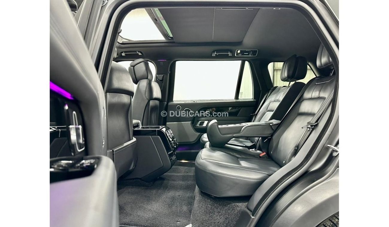 Land Rover Range Rover 2018 Range Rover Vogue SE V8 LWB, Warranty, Full Range Rover Service History, Low Kms, GCC