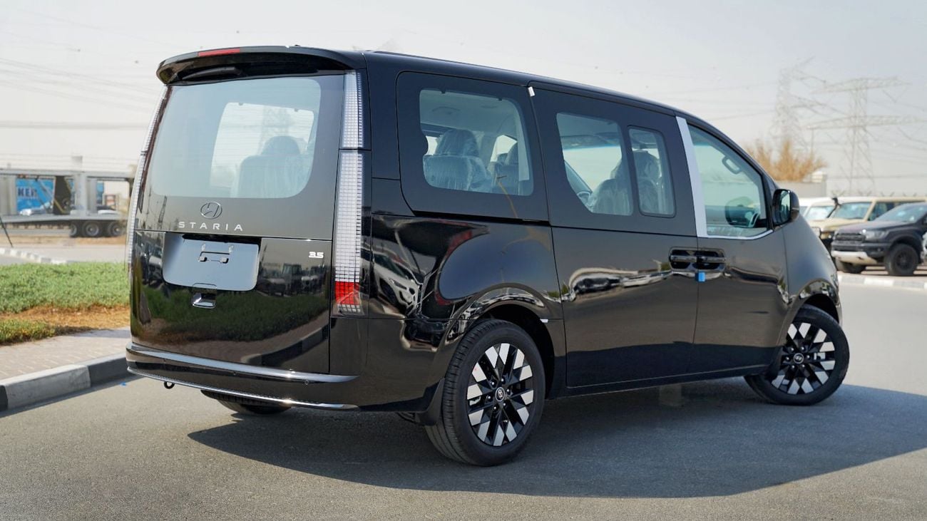 Hyundai Staria 3.5L Executive 9 Seater, Leather Interior, Push Start, Cruise Control, Remote Sliding & Rear Door Co