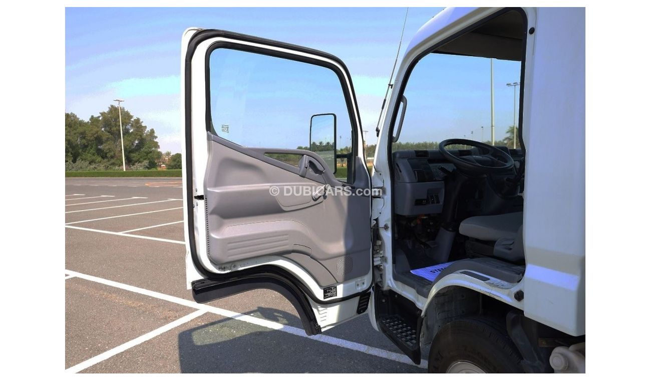 Mitsubishi Fuso Canter SUMMER OFFER | SHORT CHASSIS CHILLER BOX | DIESEL | GCC SPECS | EXCELLENT CONDITION