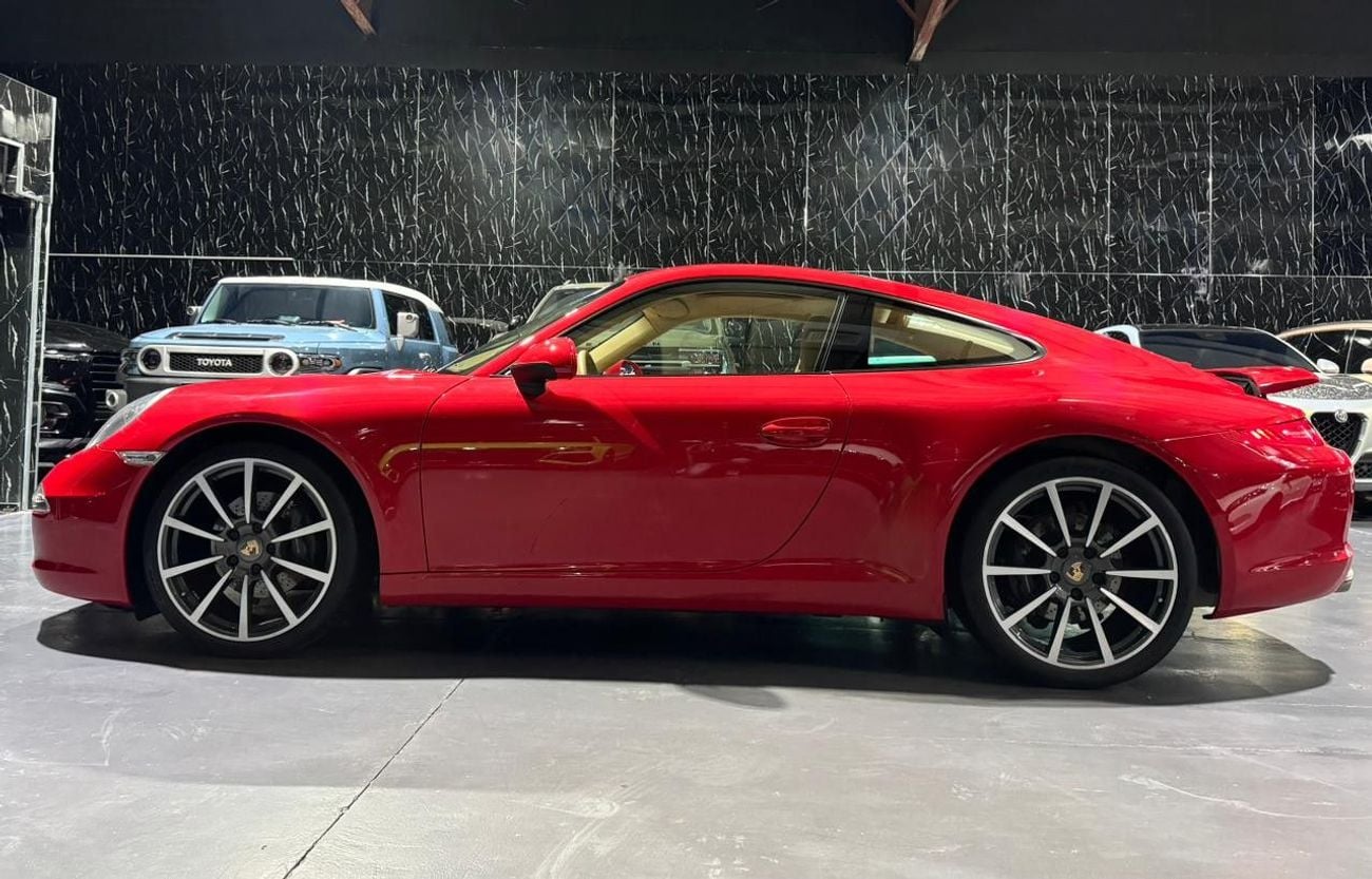 Porsche 911 CARRERA