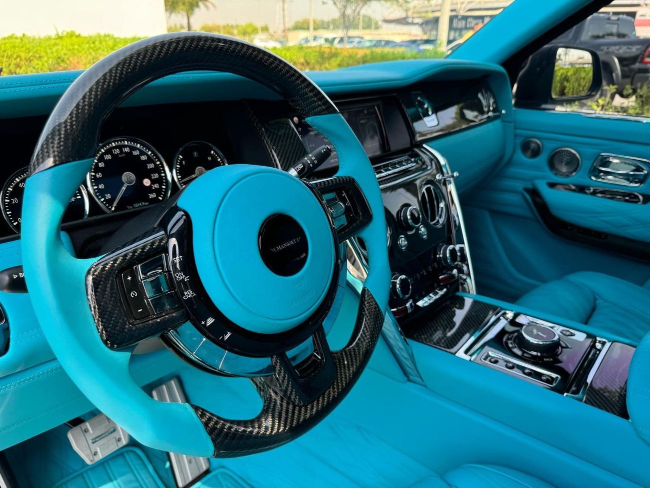 Rolls-Royce Cullinan Std MANSORY GCC SPEC NEAT AND CLEAN LESS KILOMETER