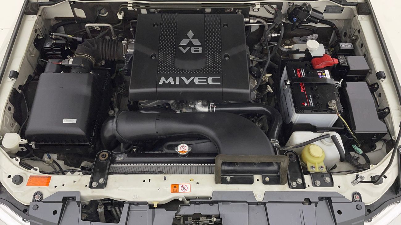 Mitsubishi Pajero GLS HIGHLINE 3.8 | Zero Down Payment | Home Test Drive