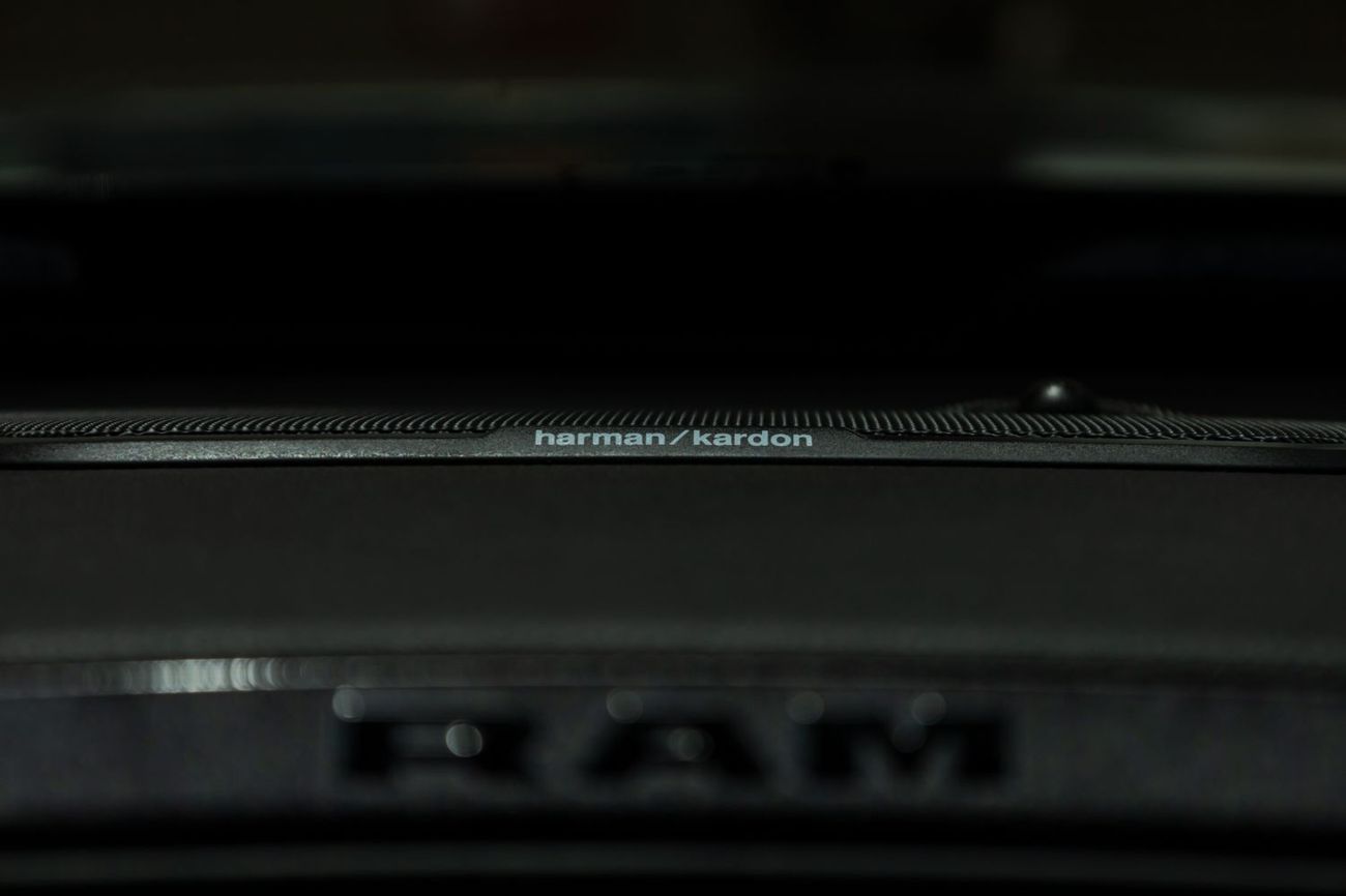 RAM 2500 Power Wagon 6.4L 4WD (5 Seater)