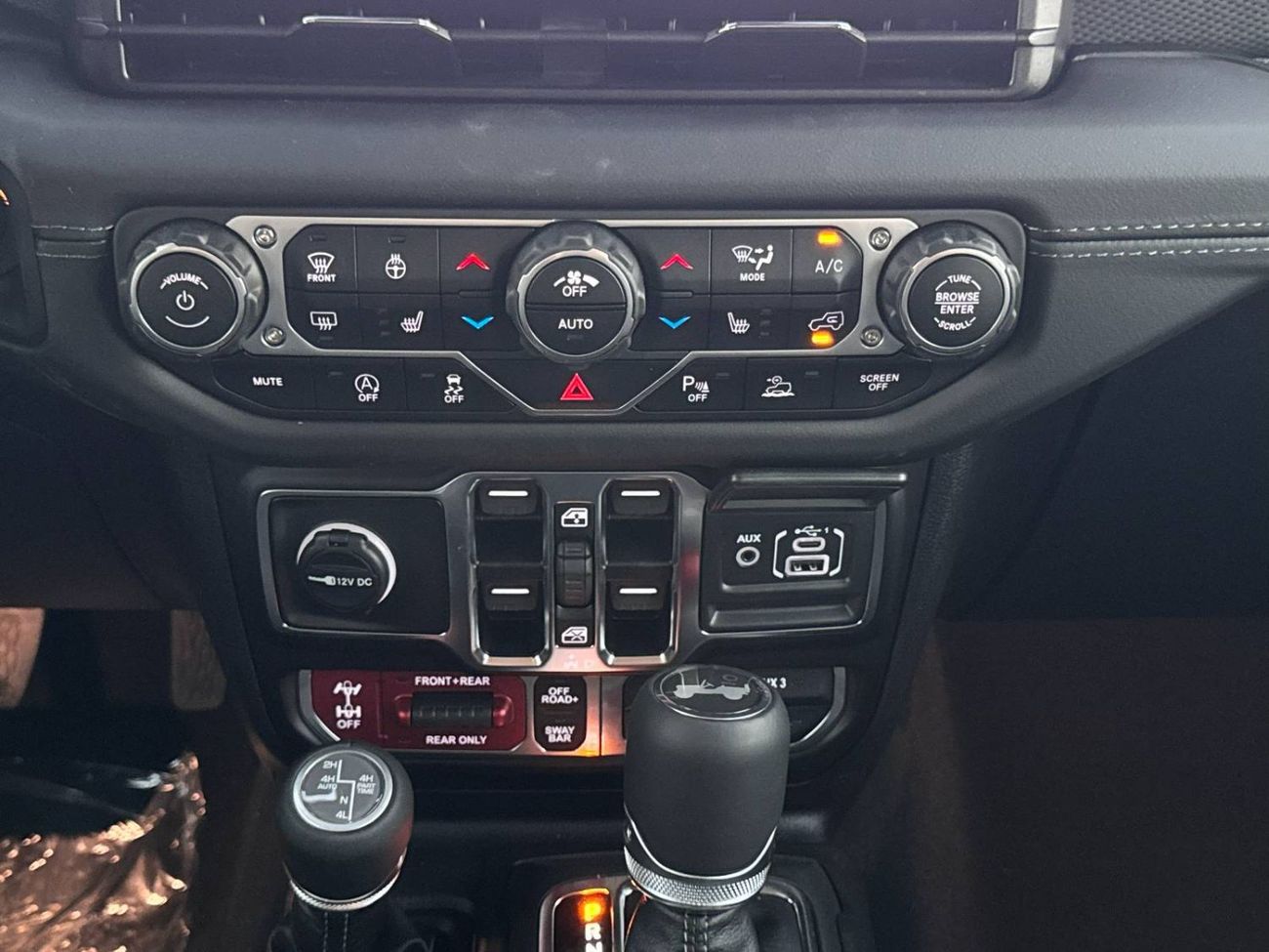 جيب رانجلر 2025 JEEP WRANGLER UNLIMITED RUBICON 2.0L V4 GCC BRAND NEW 0KM