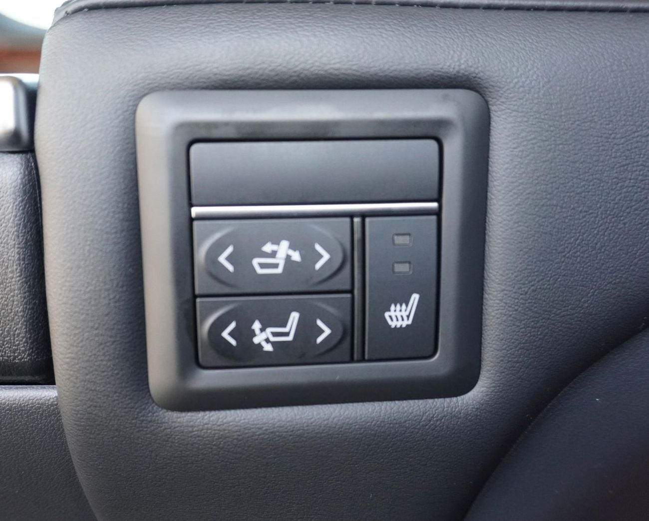 تويوتا جرافينا PREMIUM , RWD, PETROL - 2026