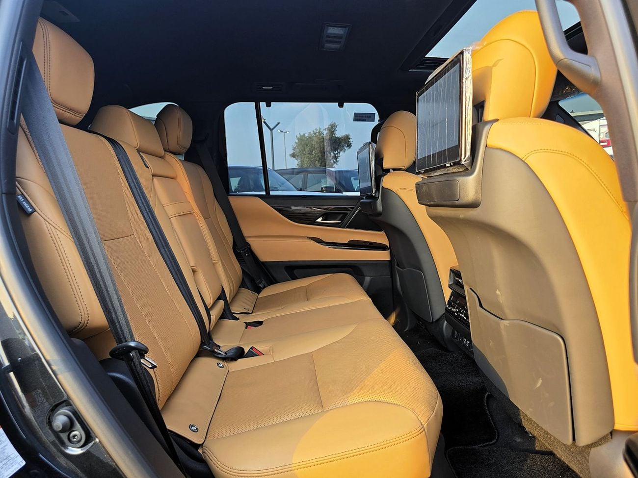 لكزس LX 600 SIGNATURE