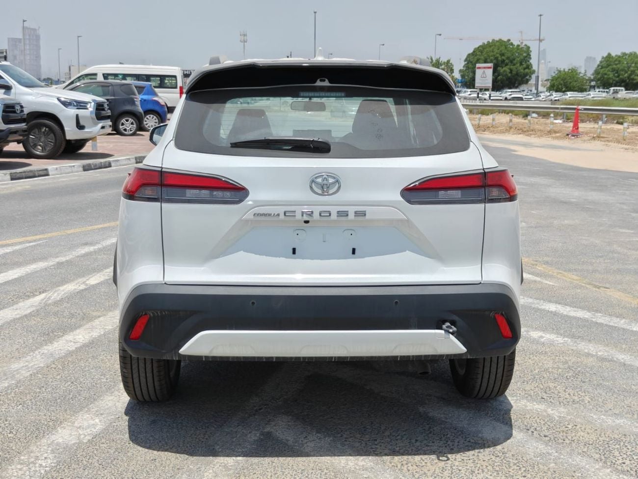 تويوتا كورولا كروس 2025 TOYOTA COROLLA CROSS 2L PETROL V