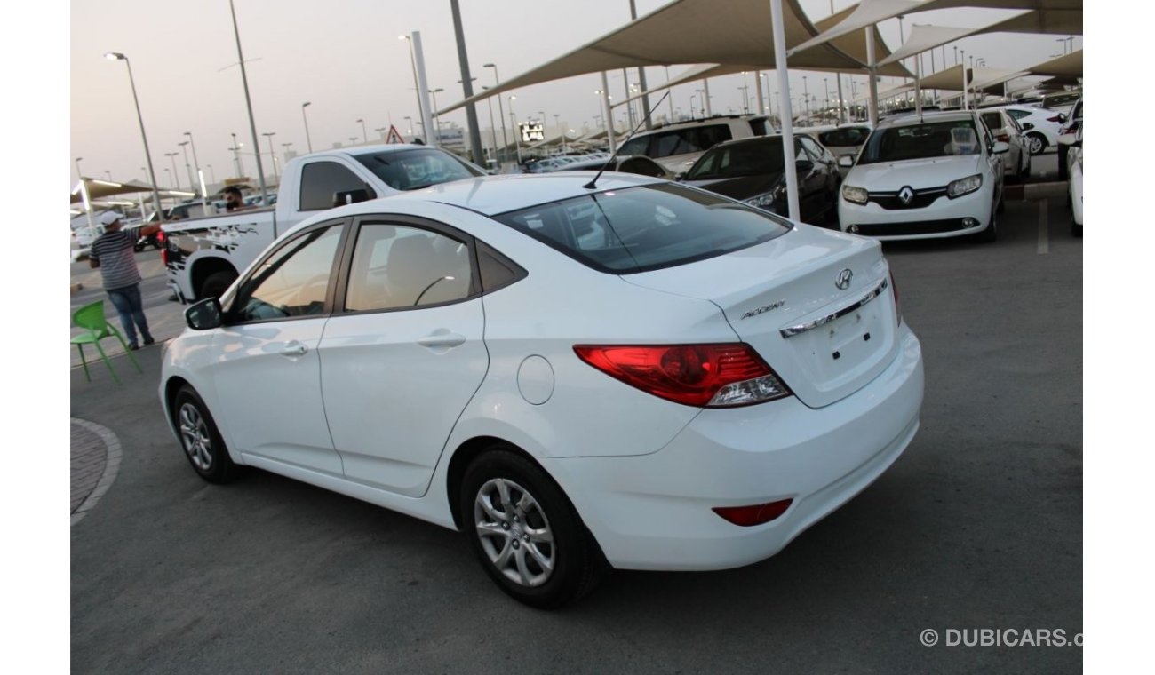 Hyundai Accent 1600 Cc Hyundai accent 2015 GCC