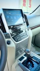 Toyota Land Cruiser 2018 Model GXR Diesel Engine V8 Full Option Very Clean and Perfect Condition