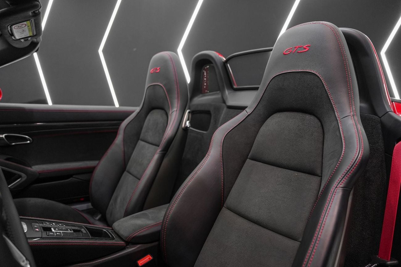 Porsche 718 Boxster GTS 4.0L A/T Sport Chrono Package, Carbon Interior, Very Low KM, Dealer Warranty