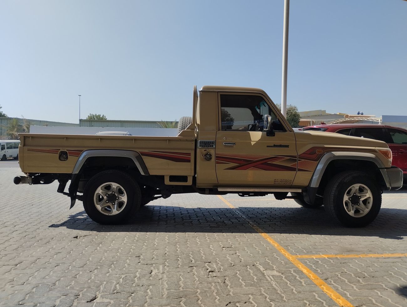 تويوتا لاند كروزر بيك آب