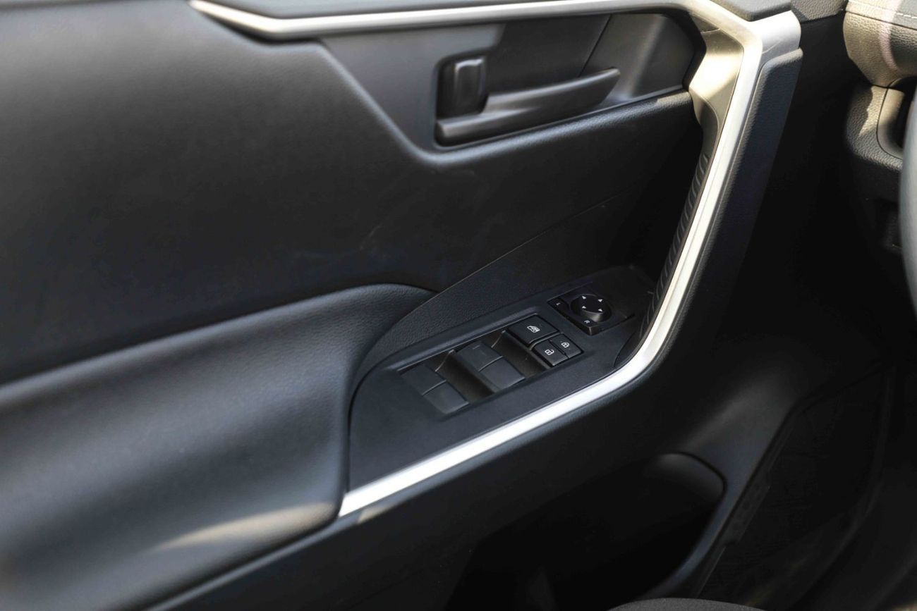 Toyota RAV4 2024 TOYOTA RAV4 2.5 - HYBRID - ATTITUDE BLACK inside BLACK | Export Only