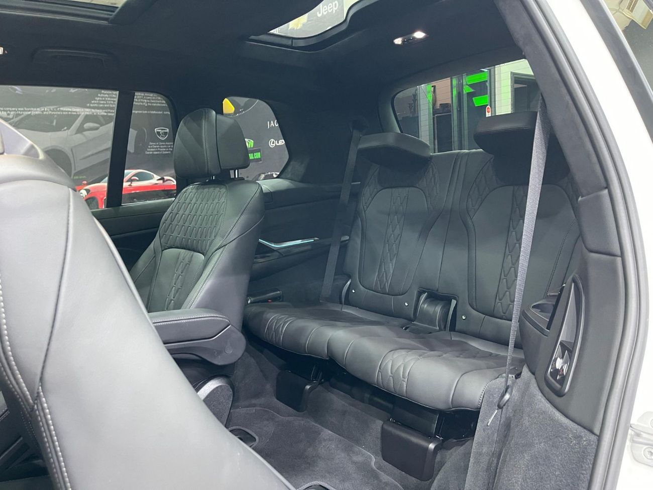 BMW X7 40i M Sport Pure 3.0L (340 HP)