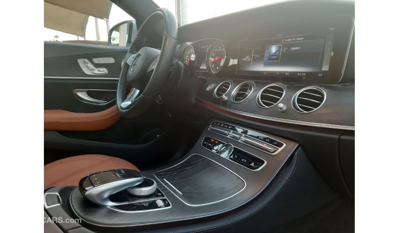 Mercedes-Benz E300 مرسيدس بنز E300 2018 وارد امريكي فل اوبشين فتحة جلد بانوراما يوجد كاميرا خلفية نظيفة جدا وبحالة ممتا