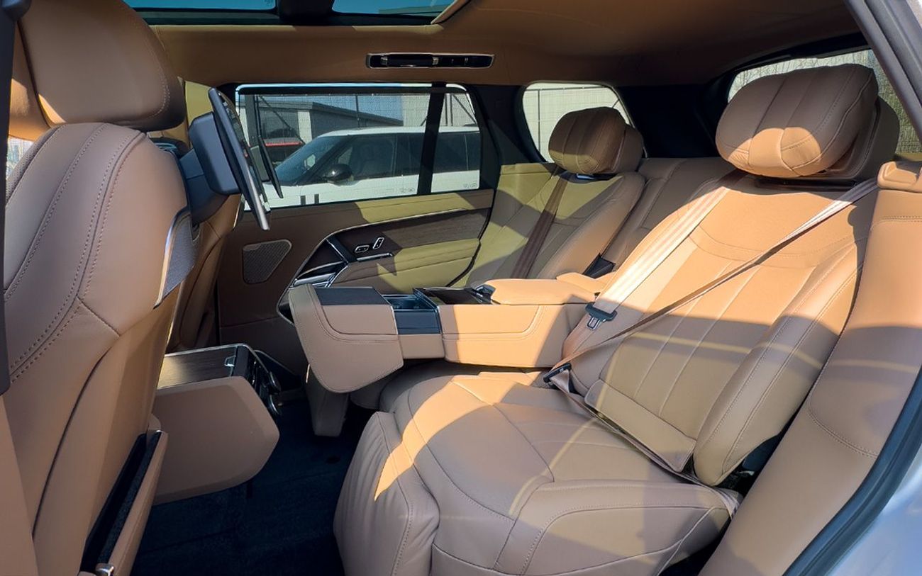 لاند روفر رينج روفر Autobiography 3.0L P460e LWB Right Hand Drive