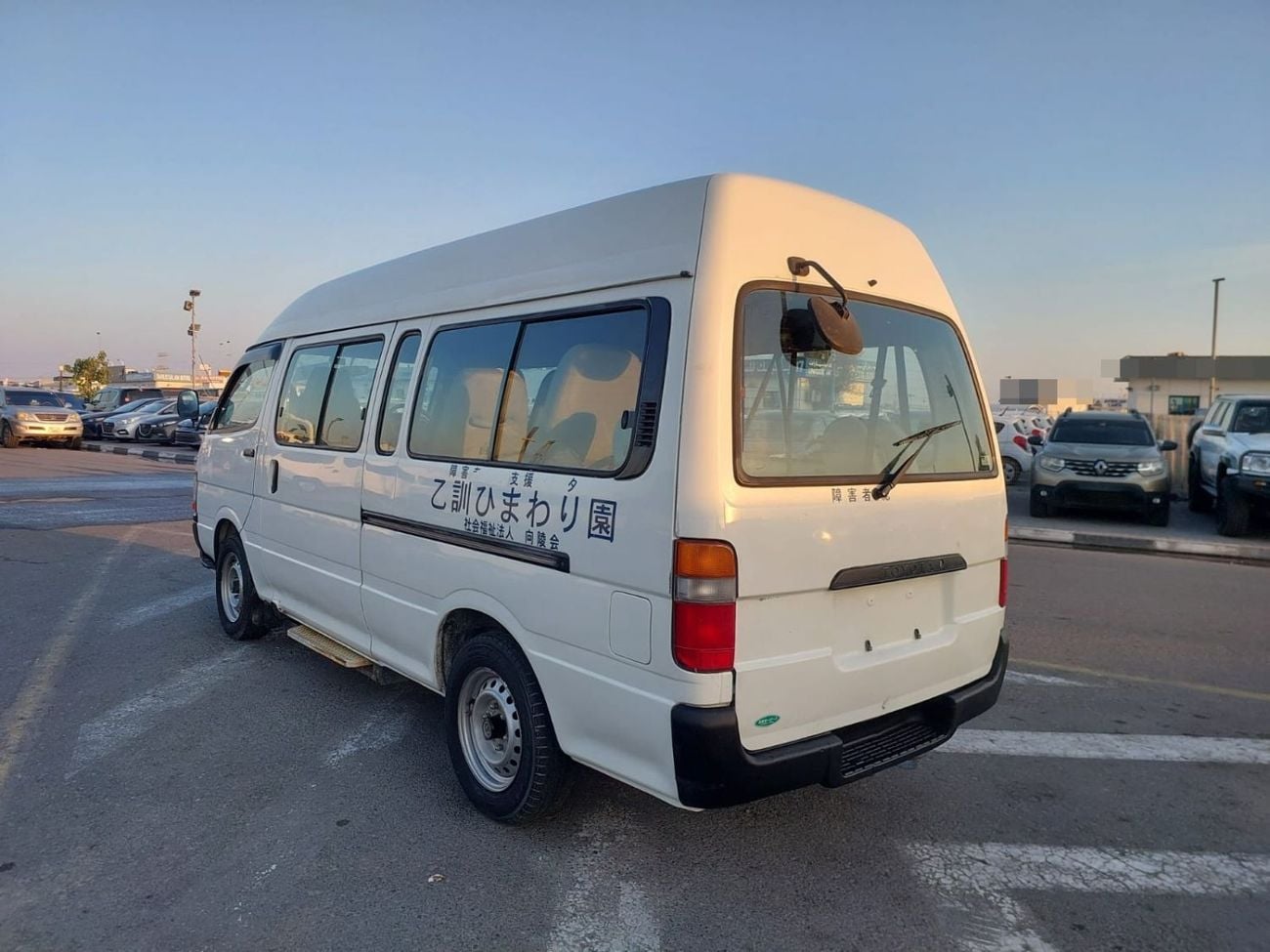 Toyota Hiace TOYOTA HIACE COMMUTER VAN RHD 2001 MODEL 2.4 L PETROL AUTOMATIC(PM06526)