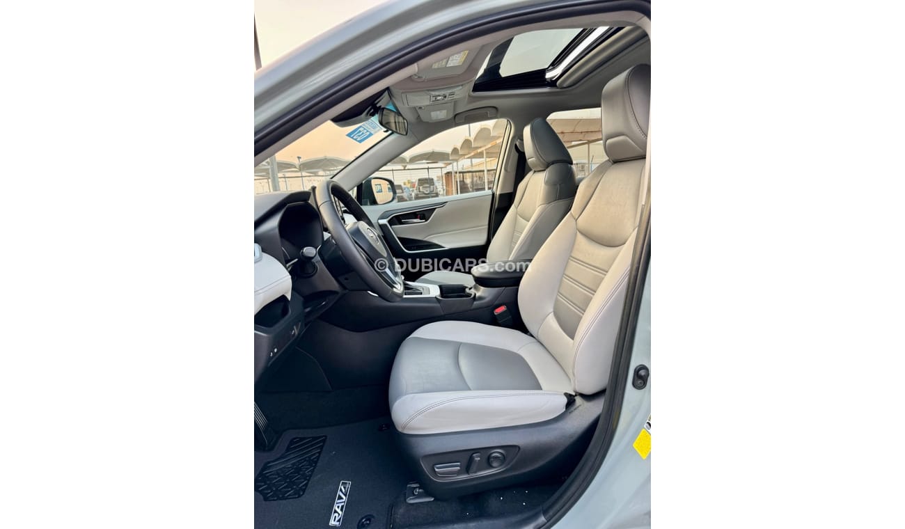 Toyota RAV4 XLE premium 2021 LED SUNROOF PUSH START AWD