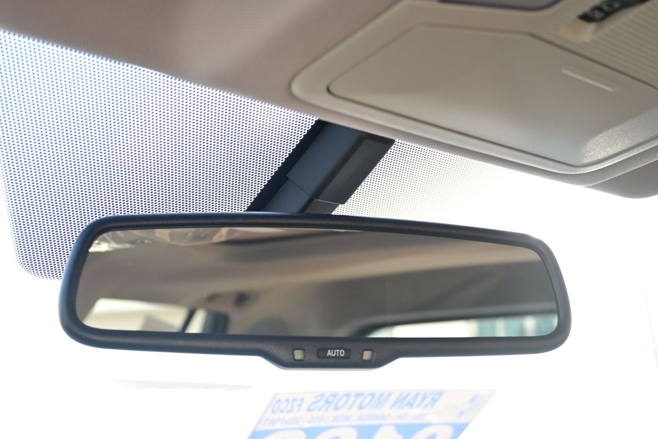 Toyota RAV4 Toyota RAV4 2.5L XLE-G Hybrid AWD, Model 2025 Color White