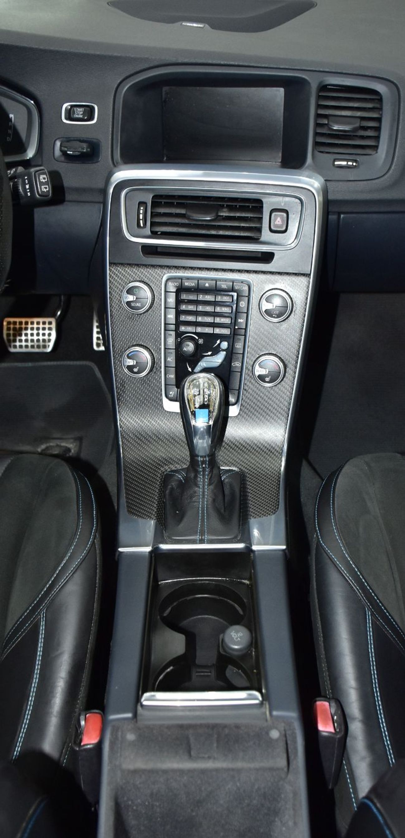 Volvo V60 POLESTAR EXCELLENT DEAL for our Volvo V60 Polestar T6 ( 2016 Model ) in Blue Color GCC Specs