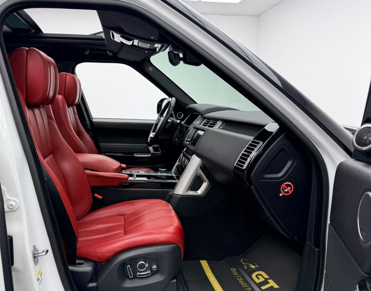لاند روفر رينج روفر 2017 Range Rover Vogue SE Supercharged, 2026 RR Warranty, 2029 RR Service Pack, Fully Loaded, GCC